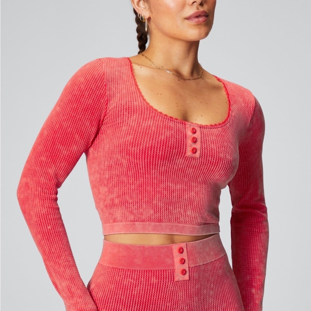 Fabletics Cable Knit Long Sleeve Cropped Top – Strawberry Red Wash M/L